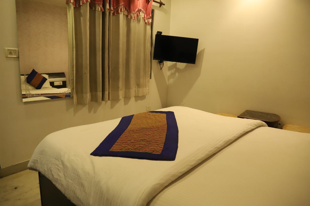 Airport Hotel Aerocity Inn New Delhi Bagian luar foto