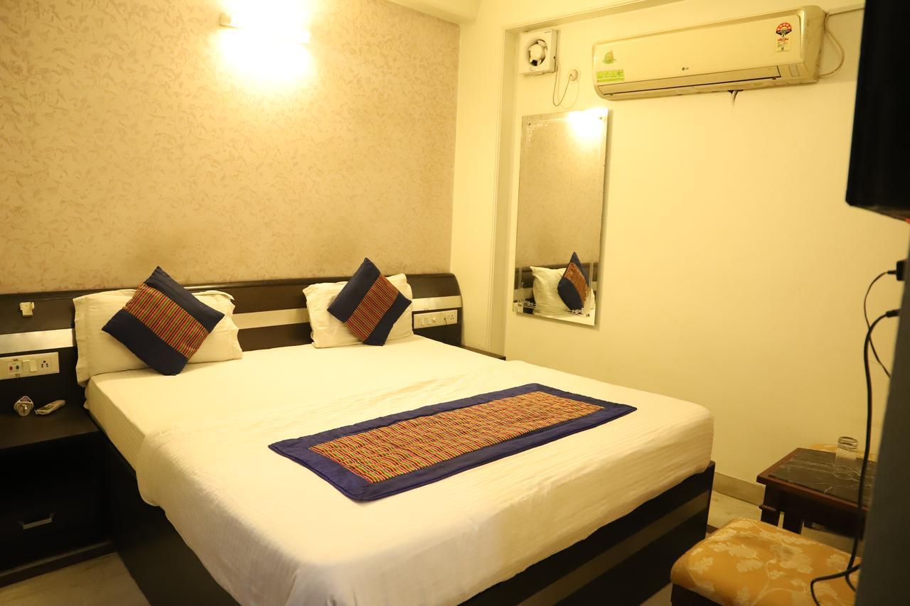 Airport Hotel Aerocity Inn New Delhi Bagian luar foto