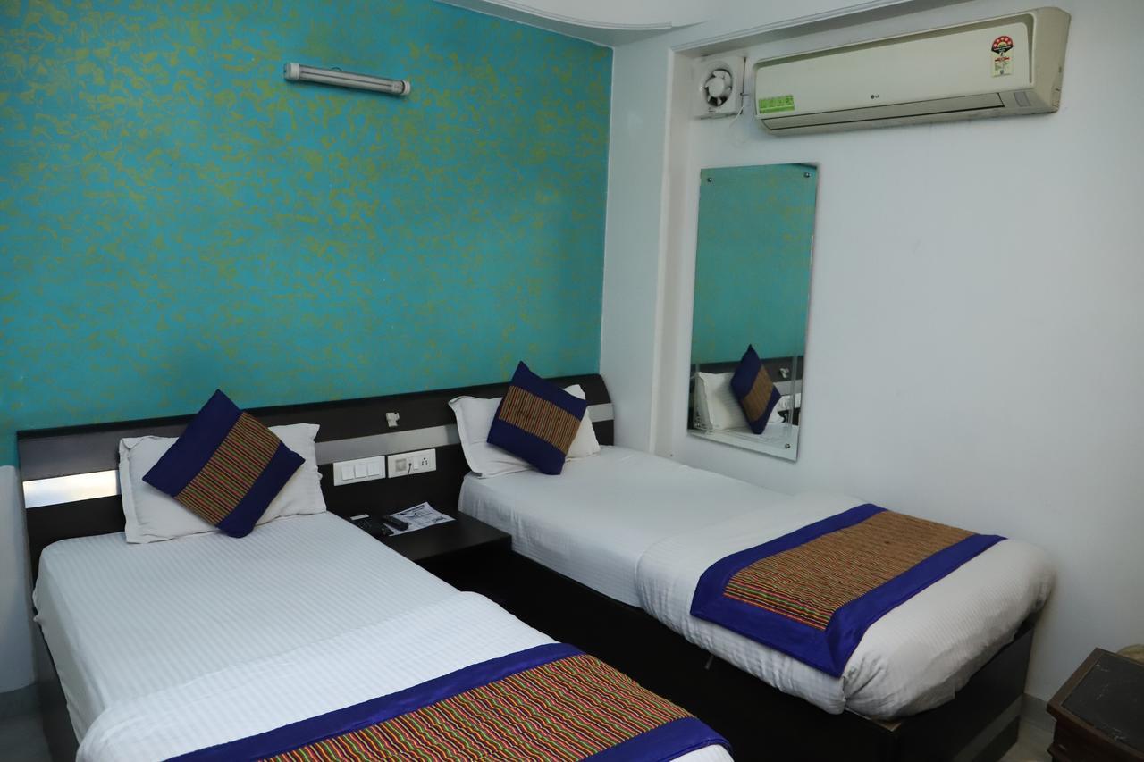 Airport Hotel Aerocity Inn New Delhi Bagian luar foto