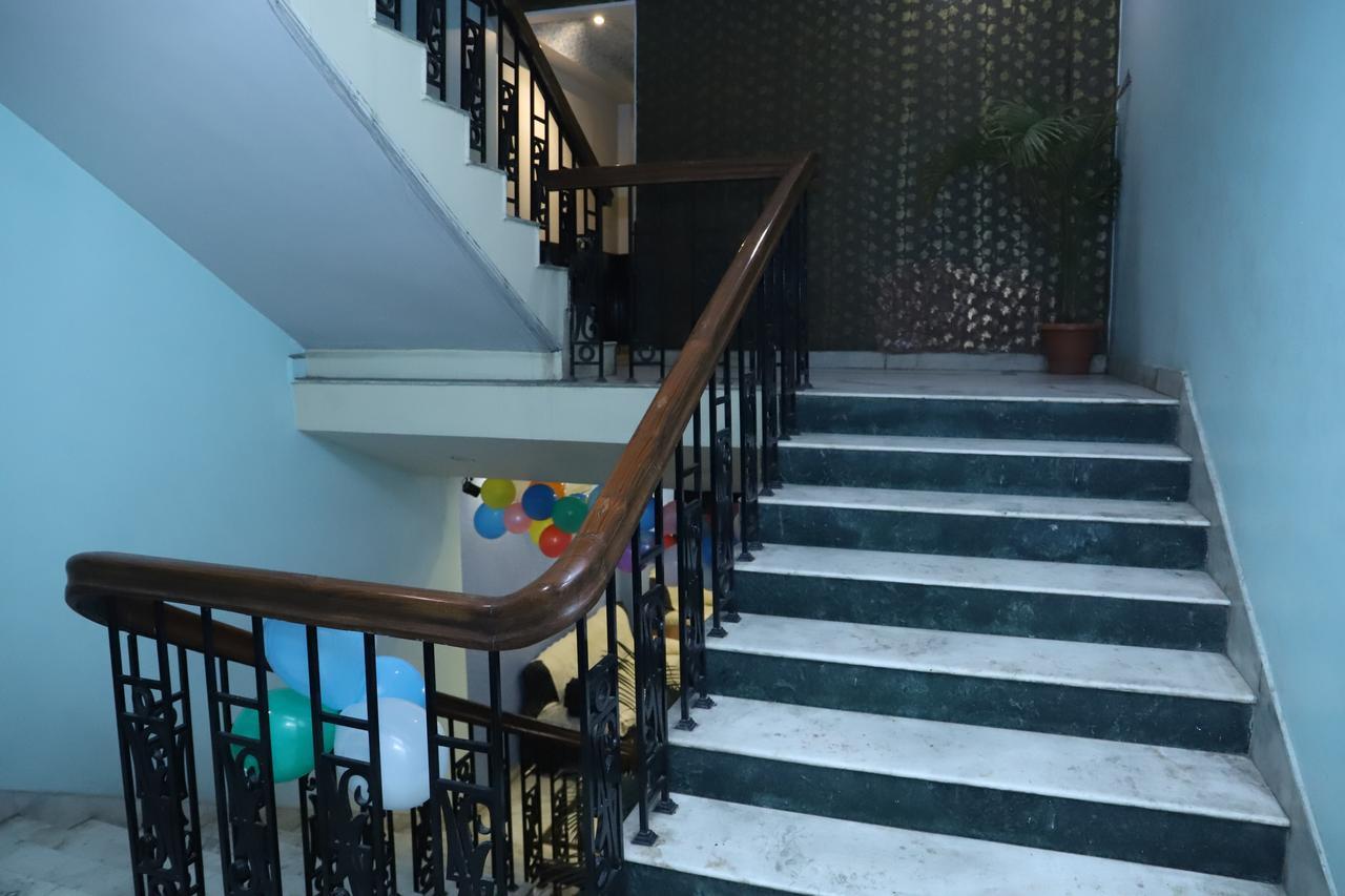 Airport Hotel Aerocity Inn New Delhi Bagian luar foto
