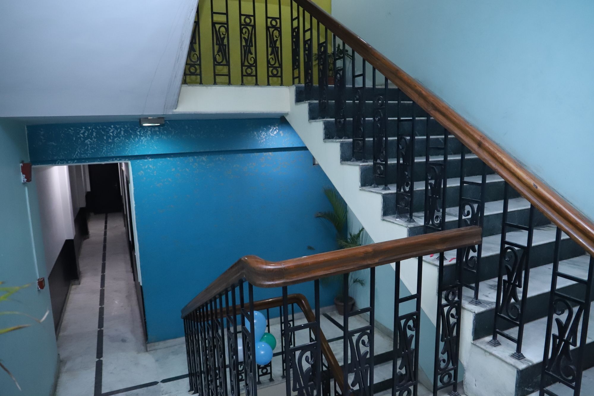 Airport Hotel Aerocity Inn New Delhi Bagian luar foto