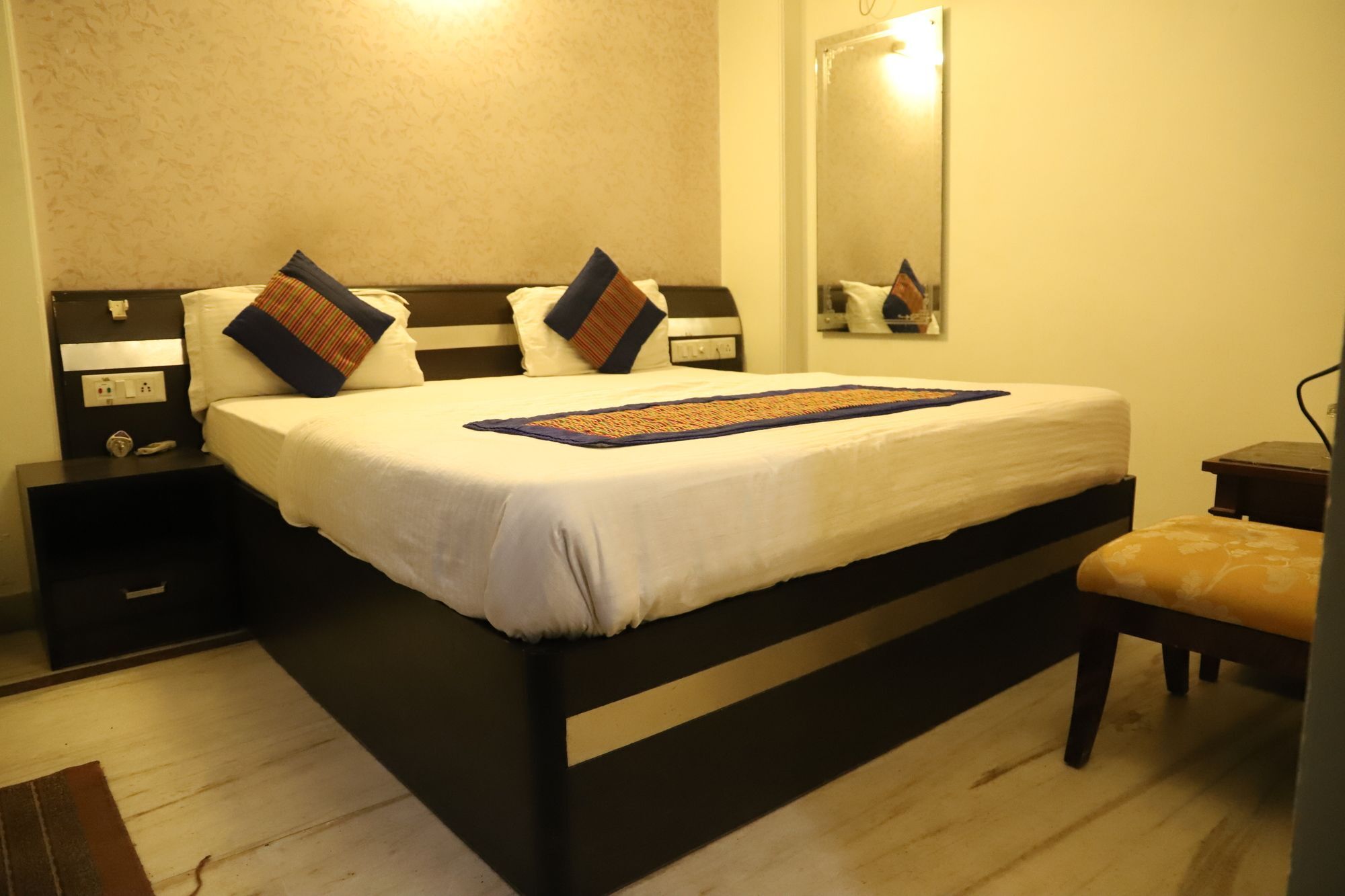 Airport Hotel Aerocity Inn New Delhi Bagian luar foto