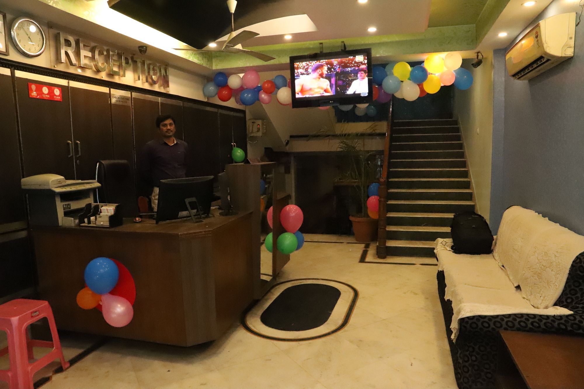 Airport Hotel Aerocity Inn New Delhi Bagian luar foto